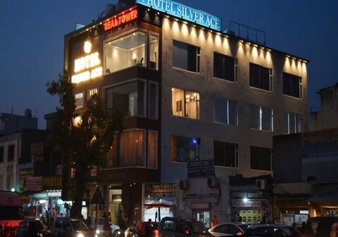 Hotel Silver Ace