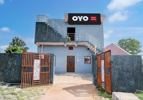 Hotel O by OYO Virashat