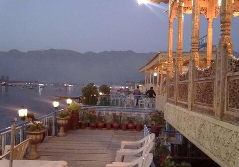 New Bombay Heritage Group Of HouseBoats