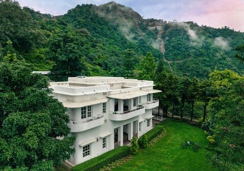 Kinwani House Araiya Anthology