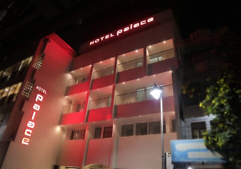 Hotel Palace.