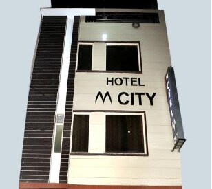 Hotel M City