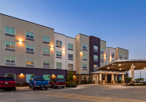 Best Western Plus Roland Inn & Suites
