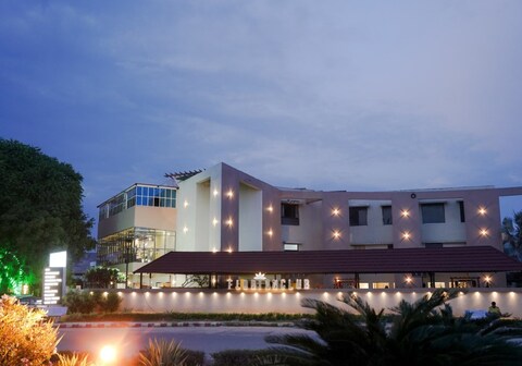 FLORIAN CLUB & RESORTS