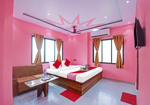 Hotel O Redwood Plaza