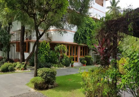 Luxurious Heritage home with garden