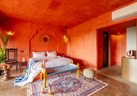 Nomads Resort Luxury Bathtub Suits and Private Pool