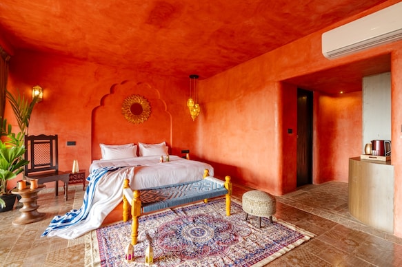 Nomads Resort Luxury Bathtub Suits and Private Pool