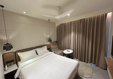 7 Apple Hotel