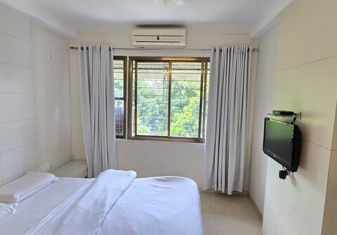 Hotel Aashish Deluxe Lodging