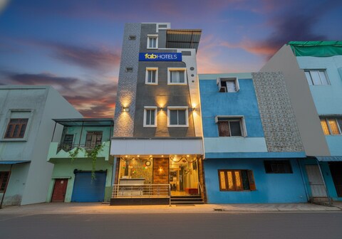 FabHotel Mahak Palace