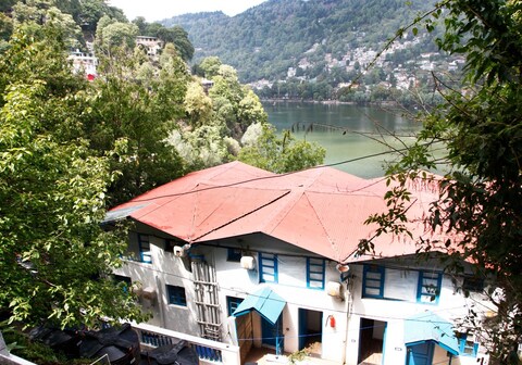 Manu Maharani Regency By Royal Collection Hotels