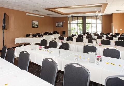 Best Western Plus Perth Parkside Inn & Spa