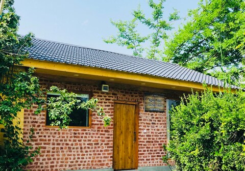 Nigeen Vista Lakeside Chalet