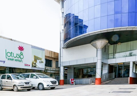 Lotus 8 | Suite Rooms