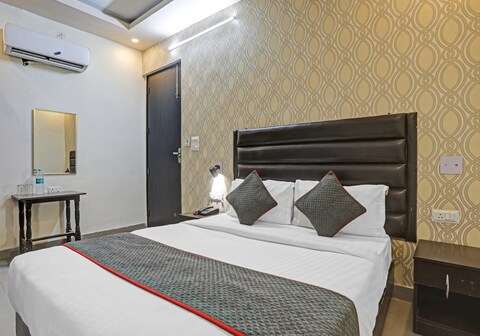 TOWNHOUSE THE HOTEL DIAMOND VASUNDHARA