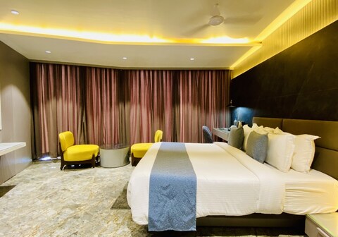 Hotel The Grey Circle vijay nagar