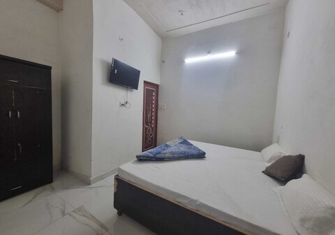 SPOT ON Relax Inn Residency