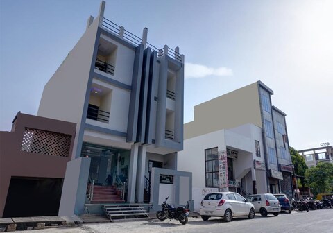 Cross Roads Inn Agra