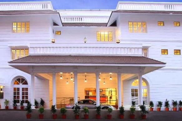 HOTEL LUCIYA PALACE