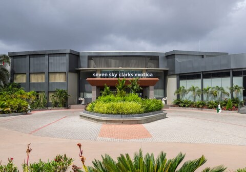 Hotel Seven sky Clarks Exotica