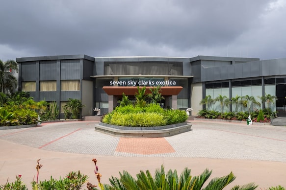 Hotel Seven sky Clarks Exotica