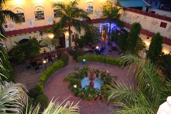 Hotel Burja Haveli - A Heritage Hotel