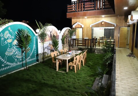 M B EAGLE MOUNTAIN HOME STAY