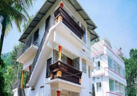 Sholai Homes by StayApart