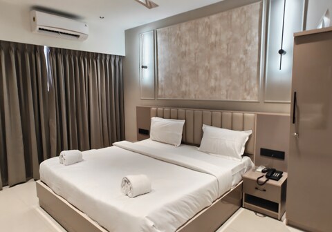 Hotel Gokul Inn & Banquet