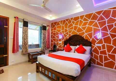 Arola Holidays