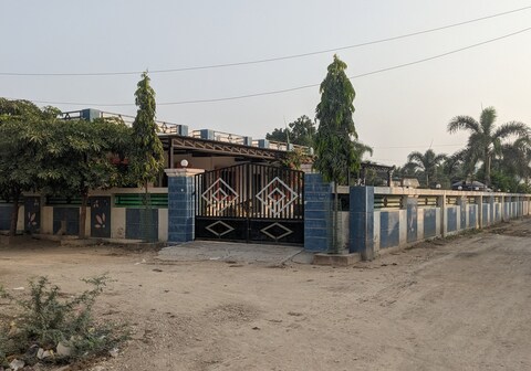 Peaceful 2B Farmhouse at Porbandar.