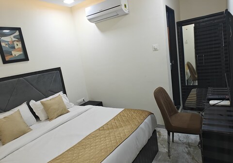 Hotel Beverly Plaza Kurla