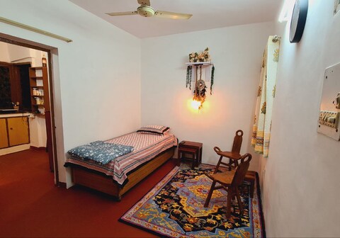 Cosy Cute Love Nest in South Delhi
