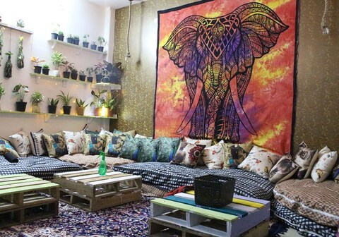 Hiatus Earth (Homestay)