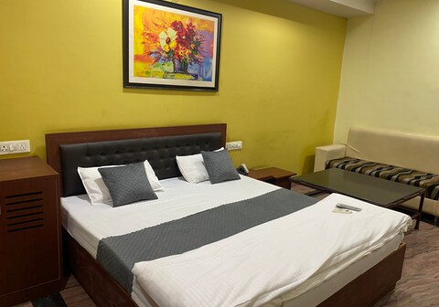 Hotel Pearl Residency