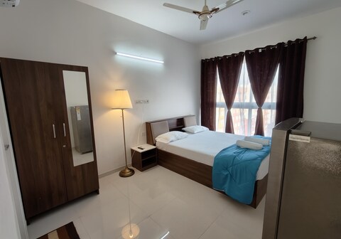 Pool view Studio Zennova Stays