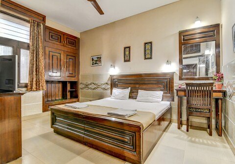 Jeraths Inn Villa | Rooms & Caretaker