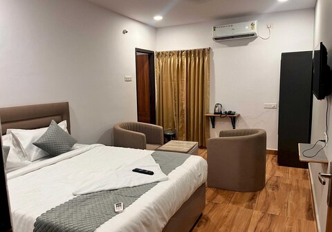 Collection O Hafeezpet Railway Junction Formerly Sainath Arcade