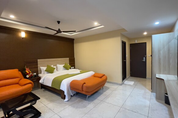 Hotel Kino Tree (formerly known as Hotel Banyan Tree)