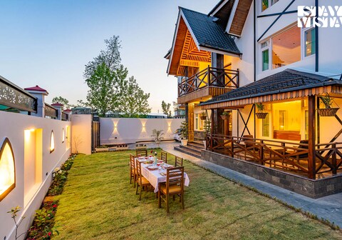 StayVista at Pashmina @ Gauhar w/ Indoor Jacuzzi