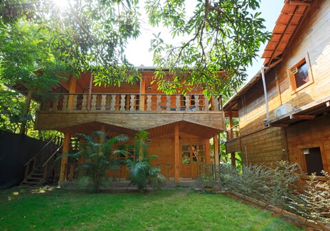 Brushwood Villa- Cottages and Bar