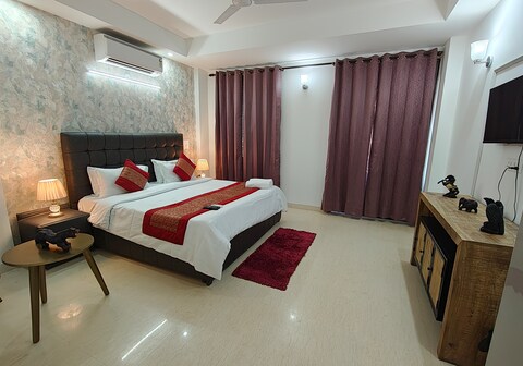 Fortune Home service Apartment 4Bhk J-45