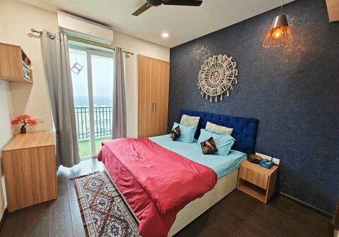 Pristine 1 BHK Service Apartment