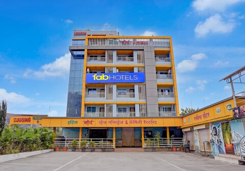 FabHotel Raj