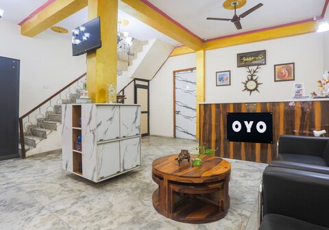 Hotel O The Leaf Residency