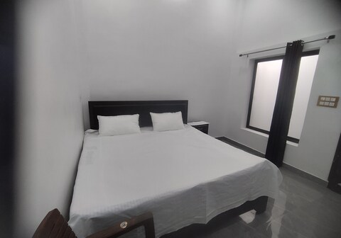 Shri Saryu Darshan Inn