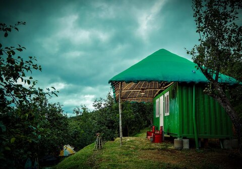 The Pear County | Rooms & Camps