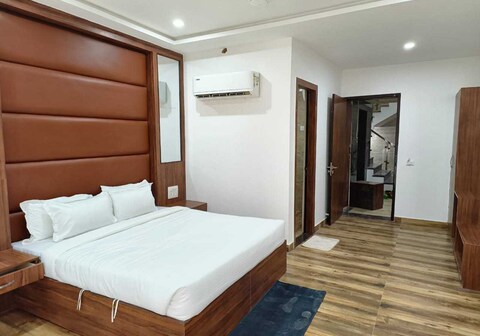 Townhouse OAK Hotel The Empire