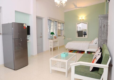 Casa Sea-Esta, Beach view studio apt - Dona Paula